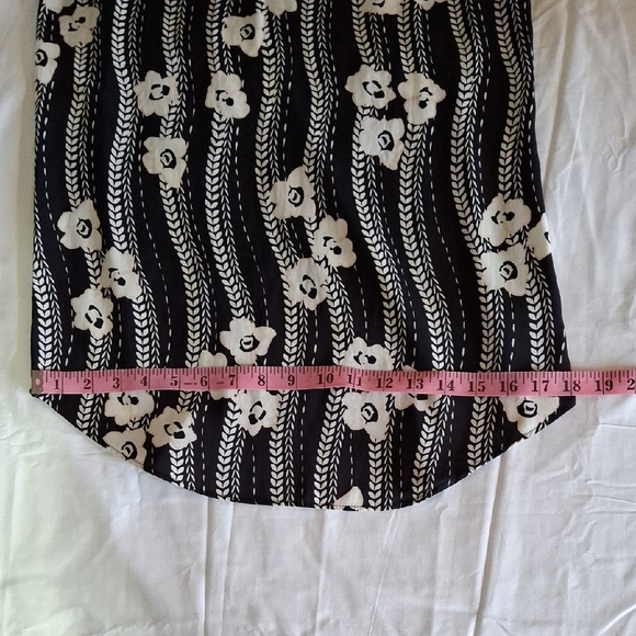 Express Floral Patterned Top - Picture 4 of 6